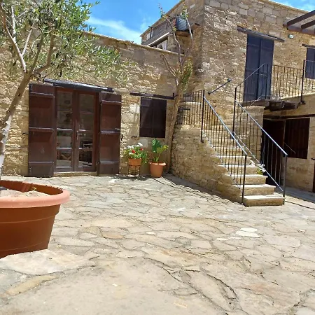 Kleanthis House Apartman Tóhni